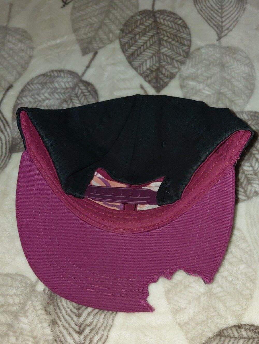 The Walking Dead Maroon and Black Hat- Embroidered Logo - Picture 3 of 4